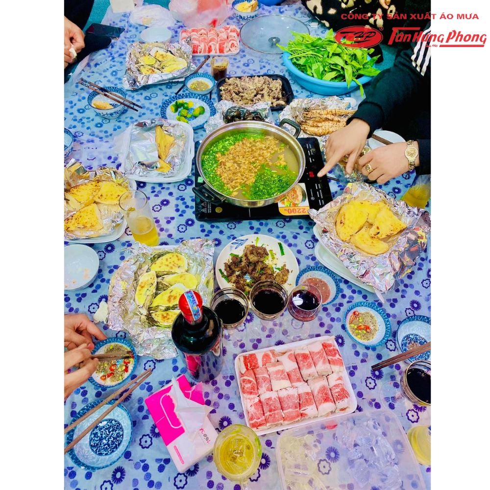 Khăn Trải Bàn Dùng 1 Lần Tân Hưng Phong
